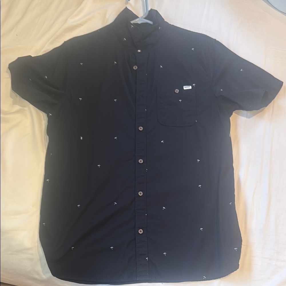 REEF Short Sleeve Button Down Men's Shirt